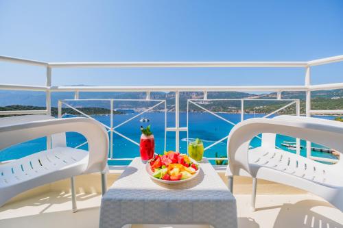 Фотография из галереи La Moda Beach Hotel в Каше