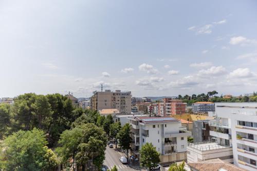 an aerial view of a city with buildings at Il tuo rifugio vista mare DIMORA SABUCCHI in Pescara