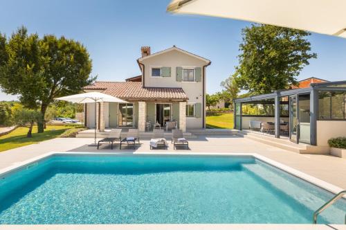 Villa Philia by Villsy