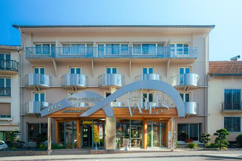 Il propose un hébergement doté d'un balcon. dans l'établissement Résidence Les Vallées Labellemontagne, à La Bresse