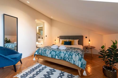 Elegant Duplex Apt in Downtown by Lisbeyond