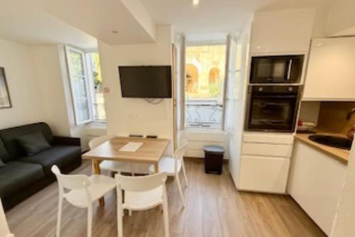 Luminous cocoon in La Rochelle