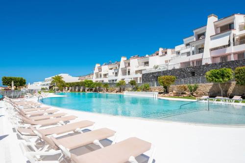 Family Home in Luxury Complex in La Caleta MG5