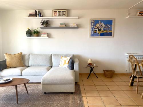 Χώρος καθιστικού στο SAGUARDA II - Apartamento con terraza y vistas al mar