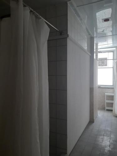 Bilik mandi di 2-Rent Group Hostel Rooms&Apartments GKP2