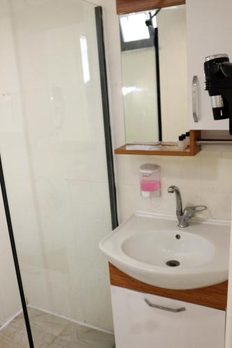 Un baño de Avist Hotel Avcılar