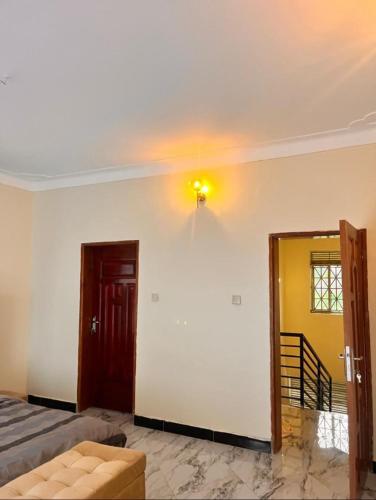 Imagen de la galería de Serenity LakeView 4BR Duplex Entebbe Close to Airport, en Entebbe