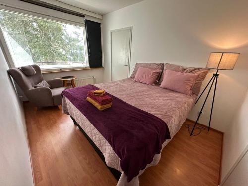 Ένα ή περισσότερα κρεβάτια σε δωμάτιο στο Costal Stay with Forest Views