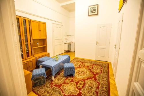 Center apartment 1 bedroom privite use Spring room