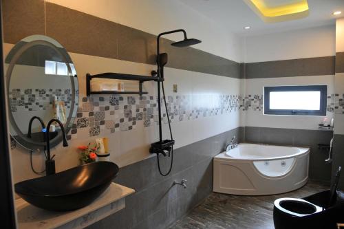 Koupelna v ubytování Homestay Villa White House