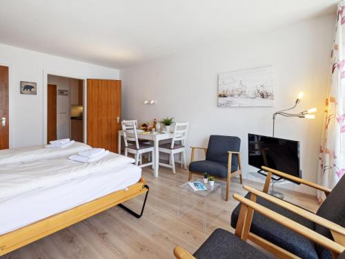 Postel nebo postele na pokoji v ubytování Apartment Promenade - Utoring-71 by Interhome