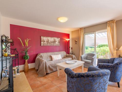 Posezení v ubytování Holiday Home Le Mas d'Esquière 5 by Interhome