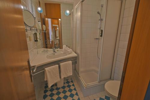 Et bad på Hotel Marolt Dependance