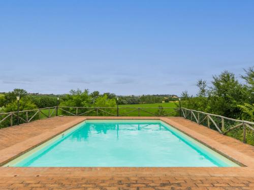 Bazén v ubytování Holiday Home Caggiolo by Interhome nebo v jeho okolí