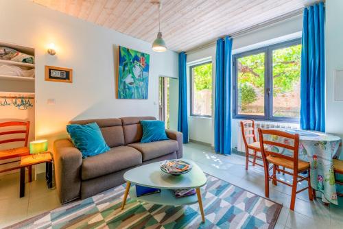 Ruang duduk di Gîte Côté Vigne
