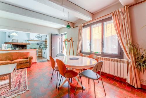 Dapur atau dapur kecil di Gîte Coté Mûrier