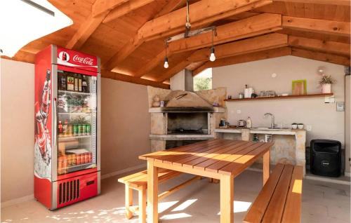 2 Bedroom Awesome Apartment In Bibinje