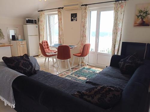 Kuchyň nebo kuchyňský kout v ubytování The Magnificent View Apartment