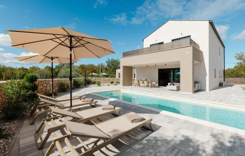 Cozy Home In Kras With Private Swimming Pool, Can Be Inside Or Outside