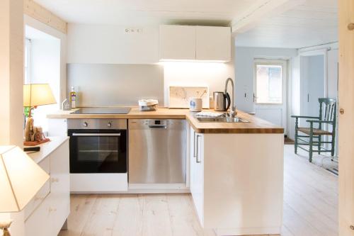 Dapur atau dapur kecil di Ferienwohnung West Hasselberg