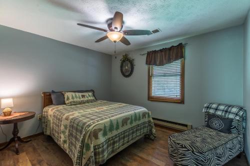 Postel nebo postele na pokoji v ubytování Pumpkin Ridge Villa