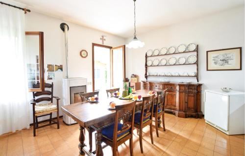 Ruang duduk di Stunning Apartment In Montebelluna
