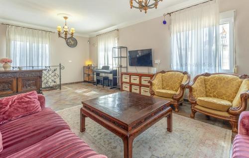 Amazing Home In Torrevieja