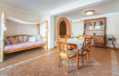 Amazing Home In Torrevieja