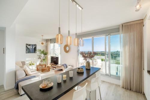 Rico Penthouse Apt - Perfect For Every Season!