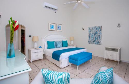 The Harbour #6 - 3 Bedrooms in Rodney Bay townhouse photo 3