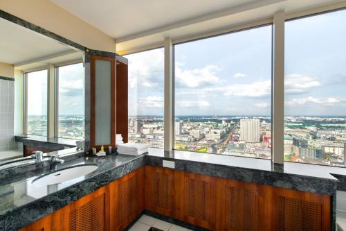 Uma visão geral de Varsóvia ou uma vista da cidade tirada do hotel