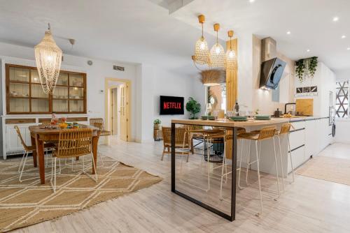 Beautiful Apt, 7pax, Jacuzzi, PingPong, 3min beach