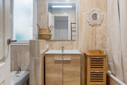 Beautiful Apt, 7pax, Jacuzzi, PingPong, 3min beach