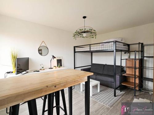 Photo de la galerie de l'établissement Studio lumineux avec balcon, parking proche plage des Minimes - FR-1-825-50, à La Rochelle