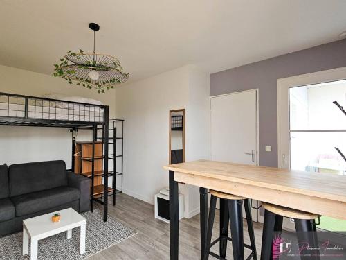 Studio lumineux avec balcon, parking proche plage des Minimes - FR-1-825-50