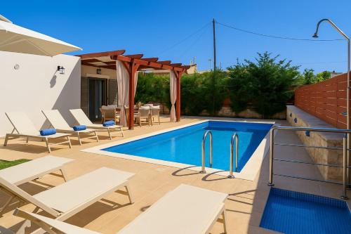 Bazén v ubytování Harma Villa with Private Pool nebo v jeho okolí