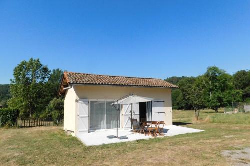 Maison indépendante de plain-pied avec jardin