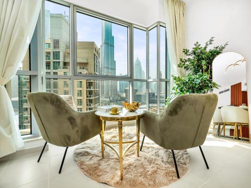 Luxury two Bedroom Apartment I Front row Downtown with Private Fountain & Burj View by Luxury Space photo 2