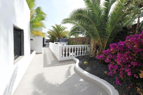 Graceful Puerto Del Carmen Villa 5 Bedrooms Villa Vega Del Carmen
