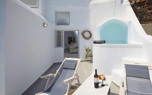 Elegant Santorini House 2 Bedroom Villa Caldera View Hot-Tub