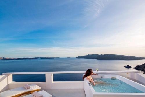 Luxury Santorini Villa Pure Bliss Villa Outdoor Plunge Pool Calderaview