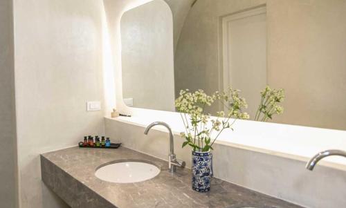 Elegant Santorini Villas Superior One Bedroom Villa With Outdoor Hot Tub