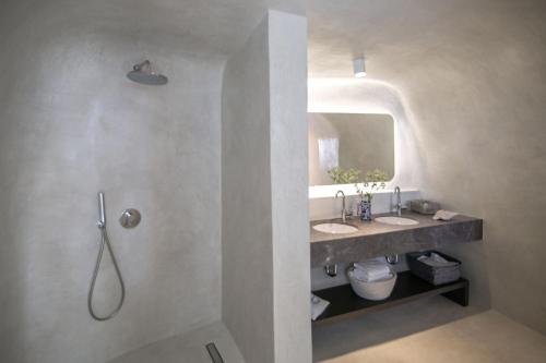 Elegant Santorini Villas Superior One Bedroom Villa With Outdoor Hot Tub