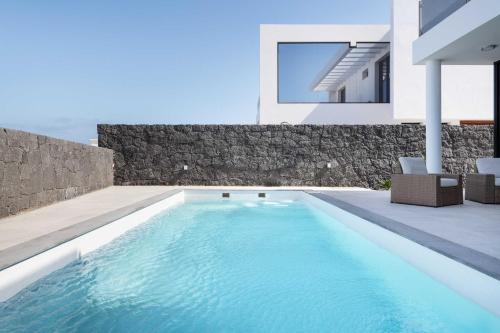 Modern Los Mojones Villa 3 Bedrooms All En-Suite Villa Berniente