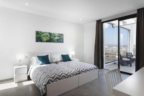 Modern Los Mojones Villa 3 Bedrooms All En-Suite Villa Berniente