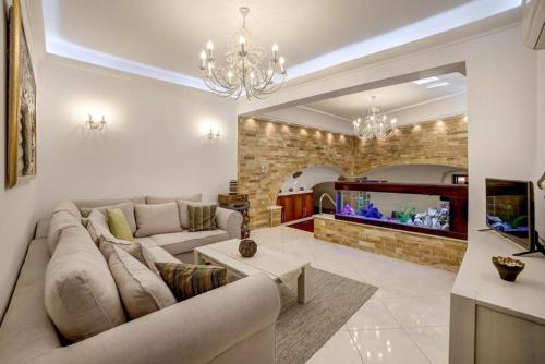 Spacious Santorini Villa 2 Bedrooms Villa Filos Private Jacuzzi