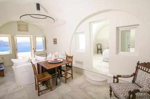 Elegant Santorini Villa Villa Spyros Villa Demi Private Hot Tub