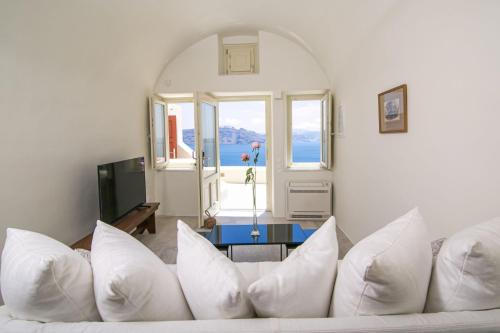 Elegant Santorini Villa Villa Spyros Villa Demi Private Hot Tub