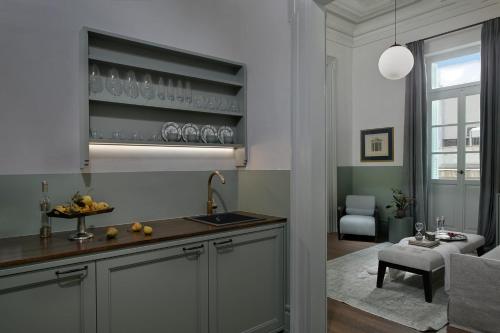 Exquisite Athens Apartment 1 Bedroom Apartment Metalicana Balcony
