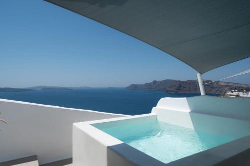 Splendid Santorini Suite Suite With Sea View And Hottub